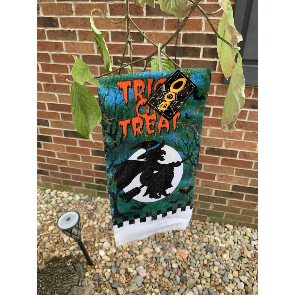 Vintage B&D/ Flying Witch Royal Terry Halloween Kitchen Towel Trick-or-Treat.